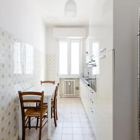 Ferienwohnung Spaziosa Matrimoniale Nel Centro Di Modena Exterior foto