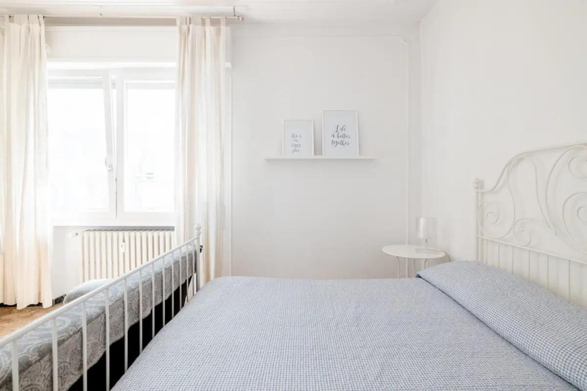 Ferienwohnung Spaziosa Matrimoniale Nel Centro Di Modena Exterior foto