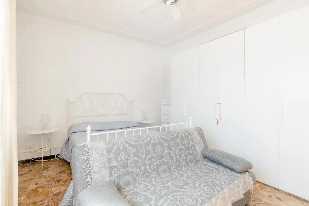 Ferienwohnung Spaziosa Matrimoniale Nel Centro Di Modena Exterior foto